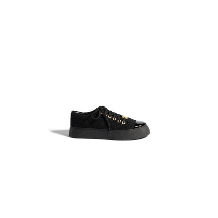 CHANEL Sneakers